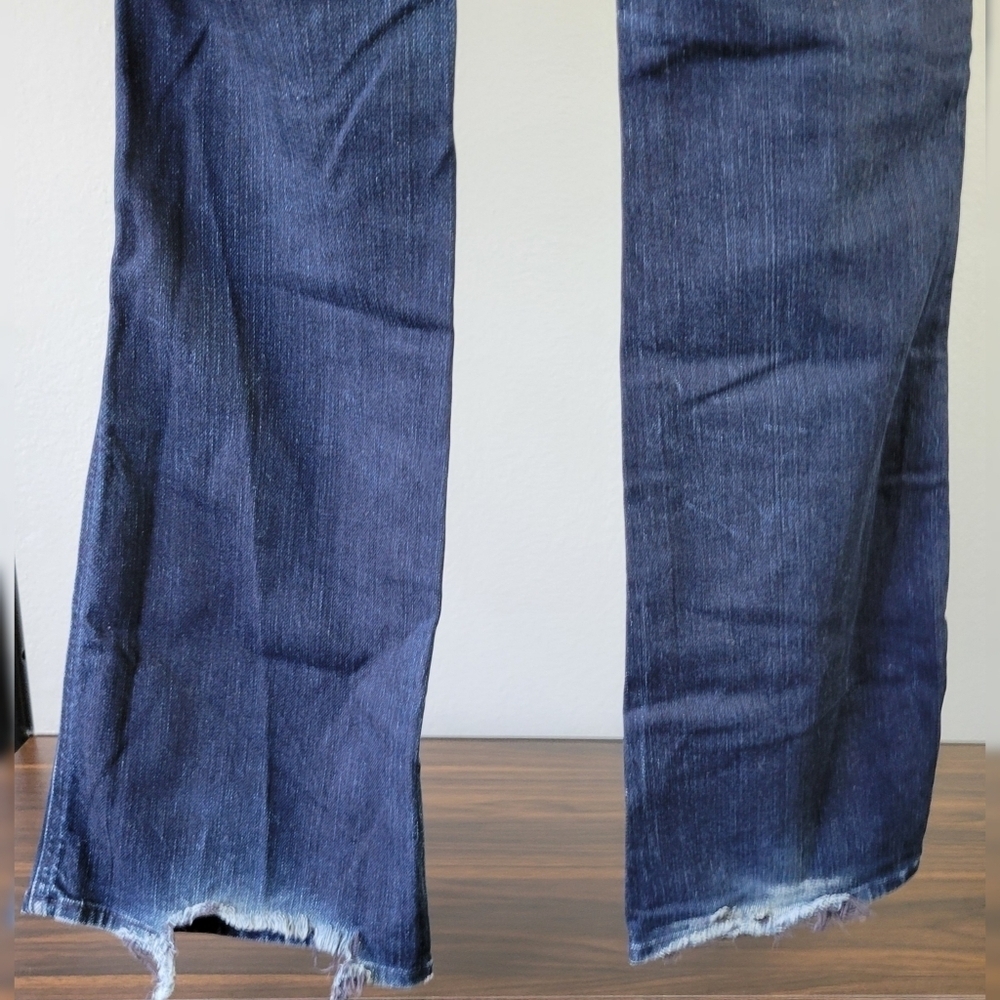 7 FOR ALL MANKIND // A pocket distressed mid-rise boot-cut stretch denim jeans - Picture 6 of 12